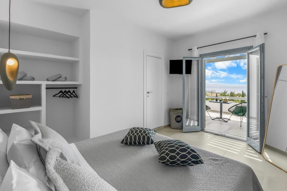 Juniper View House in Paros, Greece