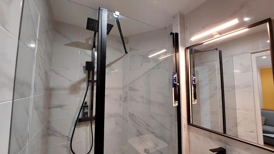 Appartement Vue Jardin, Metro 14, RER C, Proche Paris & Orly Apartment in Île-de-France