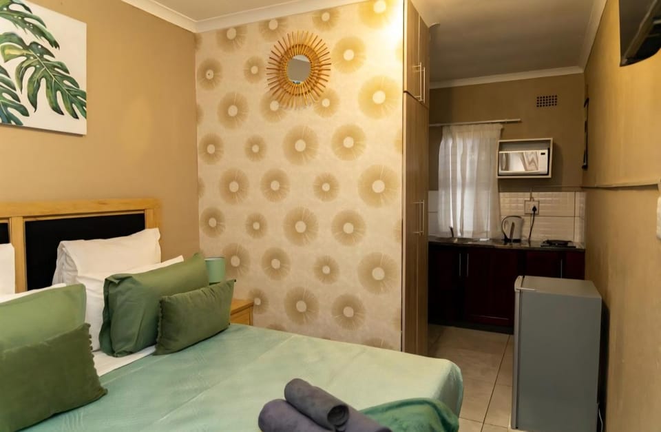 Randburg Hideout Bed and Breakfast in Sandton