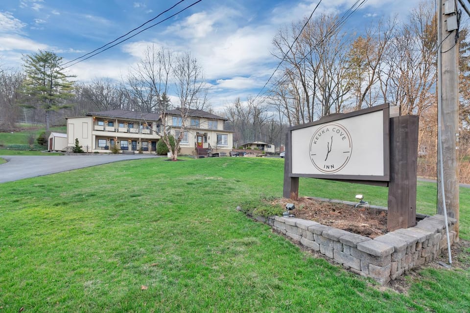 Keuka Cove Inn Bed and Breakfast in Penn Yan