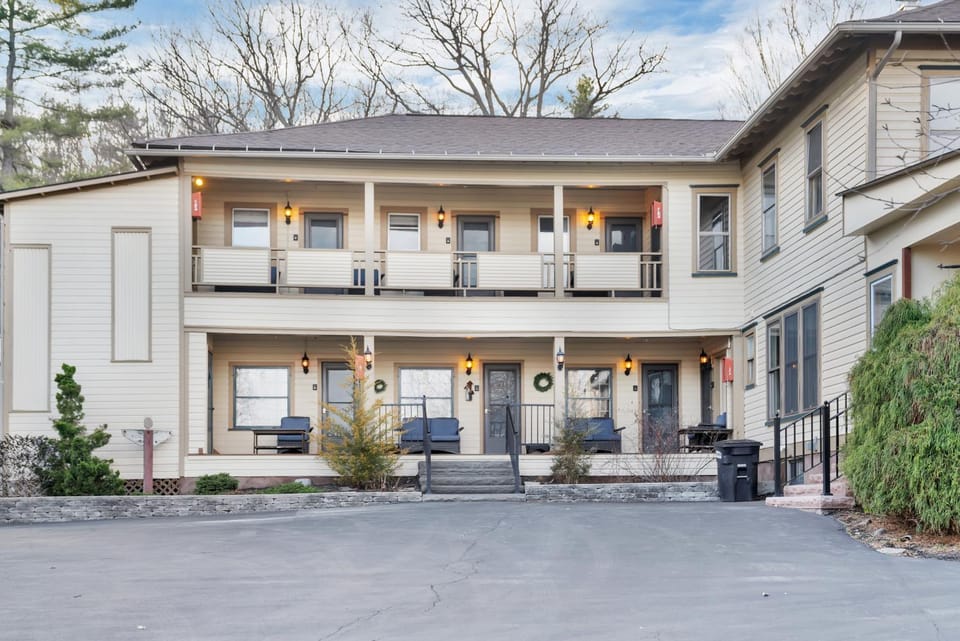 Keuka Cove Inn Bed and Breakfast in Penn Yan