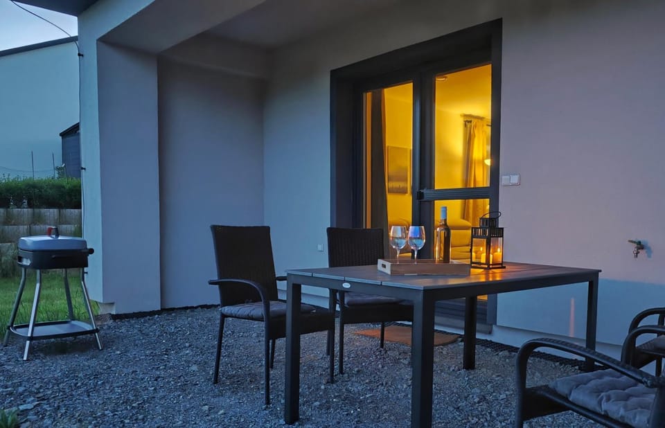 BBQ facilities, Seating area, Evening entertainment
