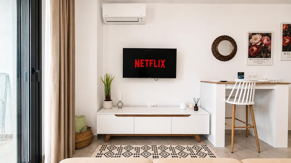 TV and multimedia, Living room, air conditioner