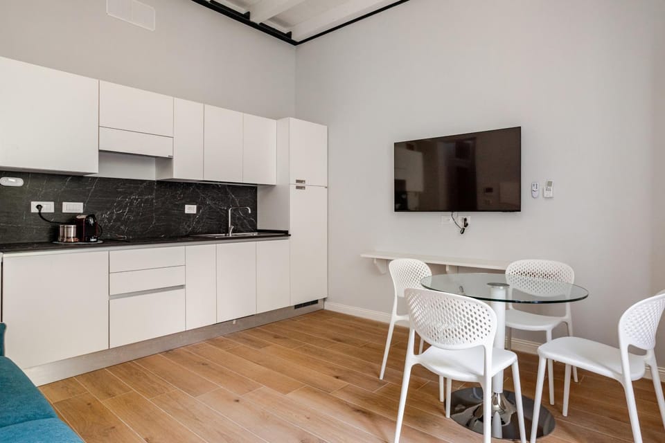 Kitchen or kitchenette, Living room, Seating area, Dining area, oven, stove