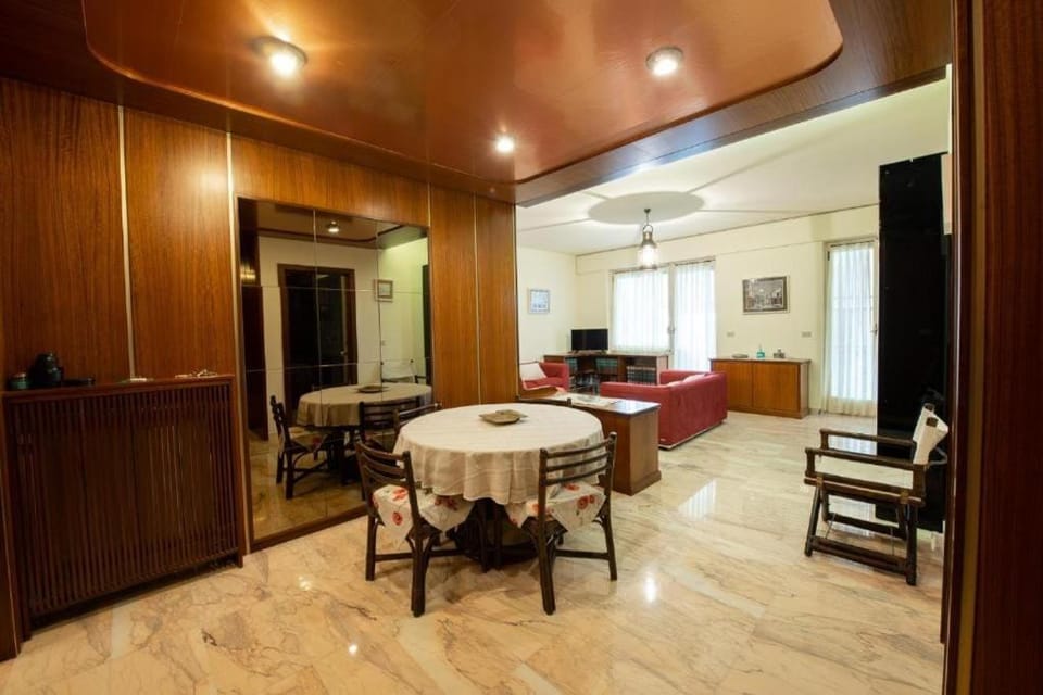 Elegante Appartamento di 200 Mq con Terrazzo Apartment in Sanremo