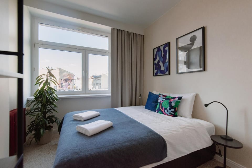 Photo of the whole room, Bedroom, City view