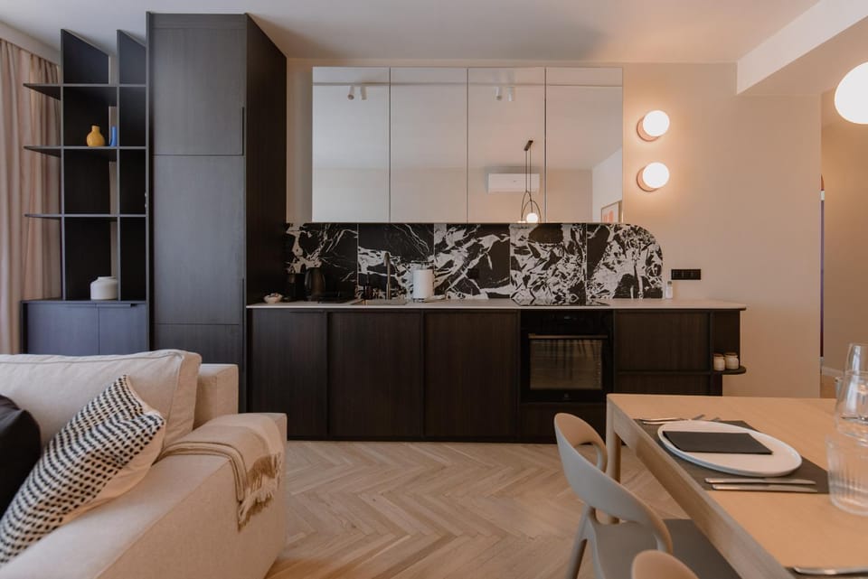 Kitchen or kitchenette, Dining area, microwave, stove, kitchen