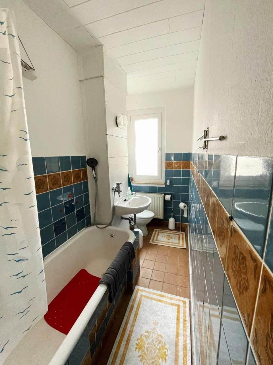 Shower, Toilet, Bathroom, Bath, flat iron, hair dryier, heating, heating, internet, pet friendly, towels