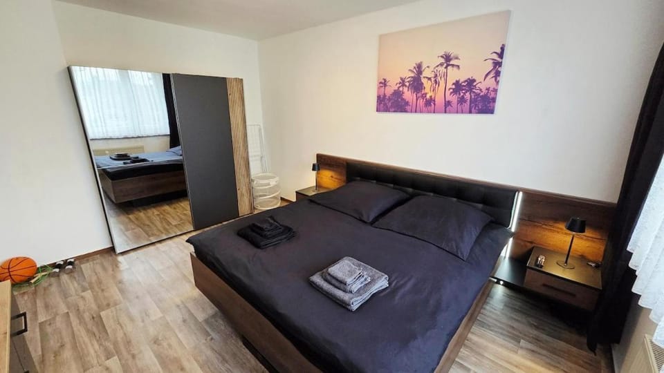Bed, TV and multimedia, Photo of the whole room, Bedroom, heating, internet, internet, pet friendly, towels, wardrobe