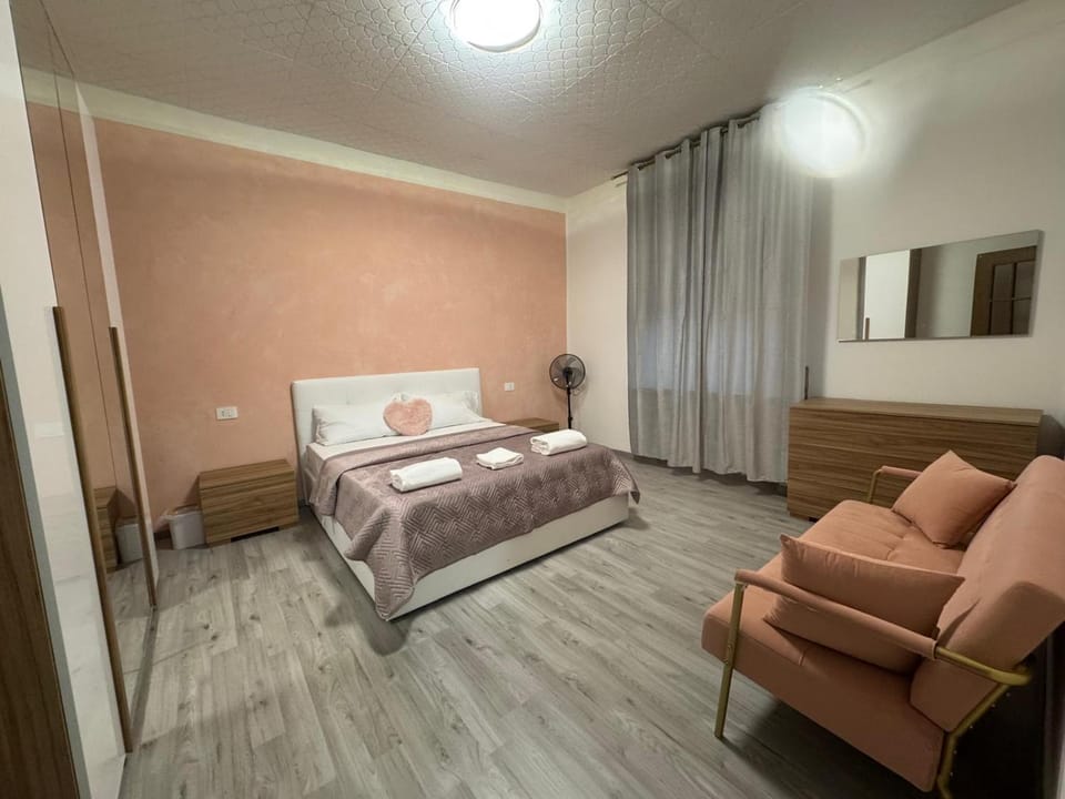 Bed, Photo of the whole room, Seating area, Bedroom, wardrobe
