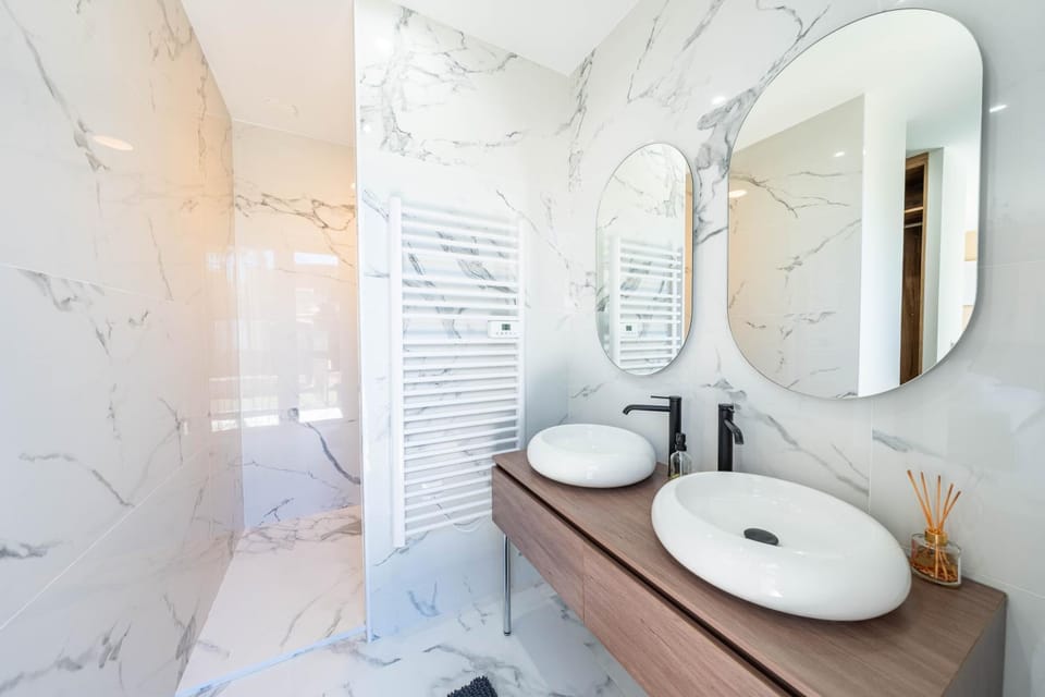Villa Lux Renovated Pool Mougins 4 Bedrooms Villa in Mouans-Sartoux