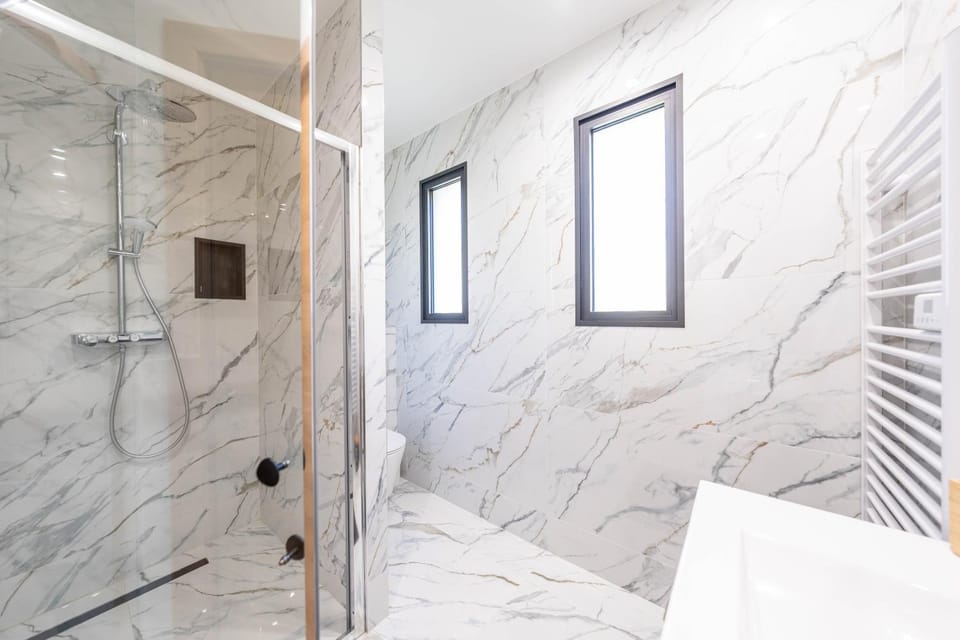 Villa Lux Renovated Pool Mougins 4 Bedrooms Villa in Mouans-Sartoux