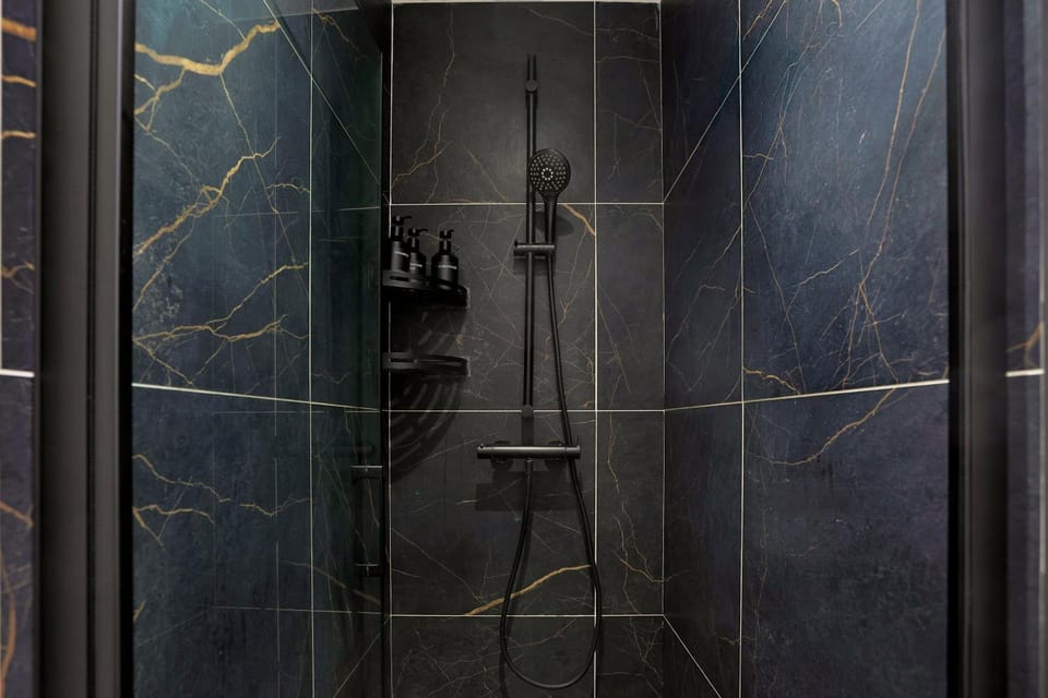 Shower, Bathroom, heating