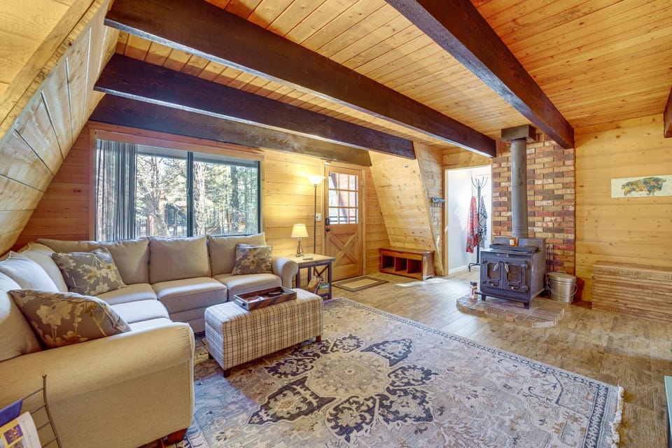 Spacious Yard & Deck! Great Space in Munds Park House in Munds Park