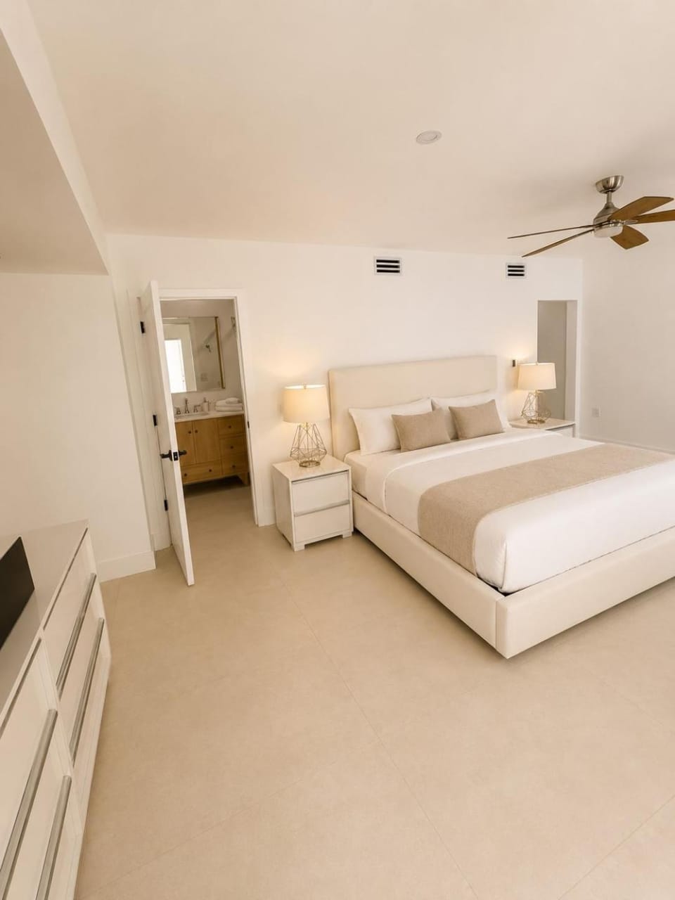 Modern Miami Mansion Pool & Soccer and Game Room House in Plantation