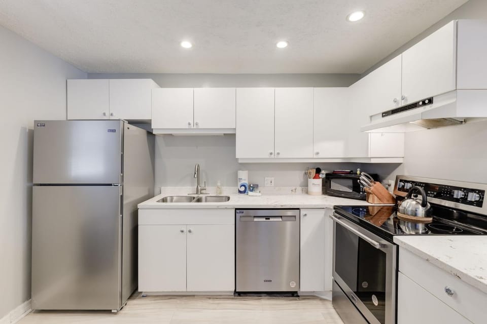 Stunning Two Story Penthouse Blind Pass Sleeps 8 House in Sanibel Island