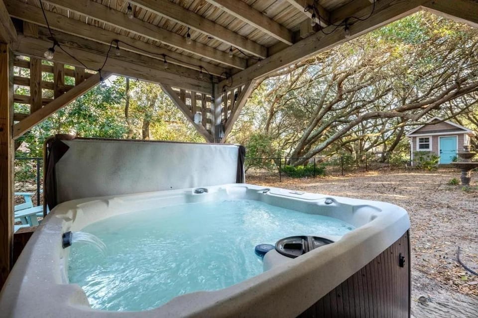 KD105A- Lou Lou's Hideway House in Kill Devil Hills