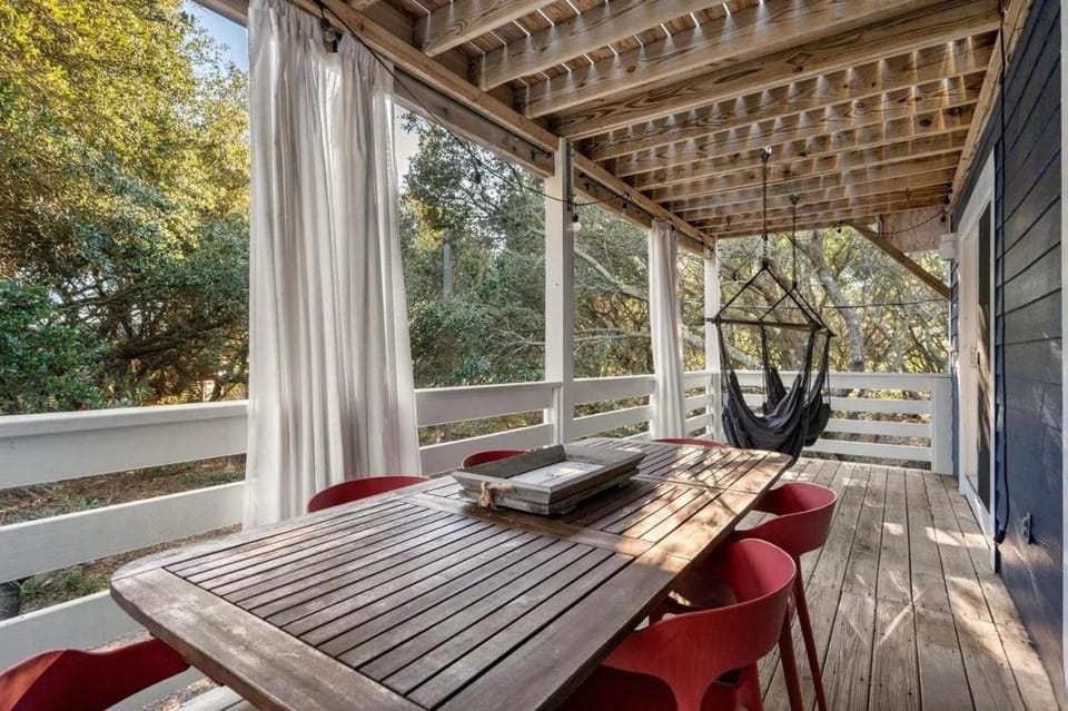 KD105A- Lou Lou's Hideway House in Kill Devil Hills