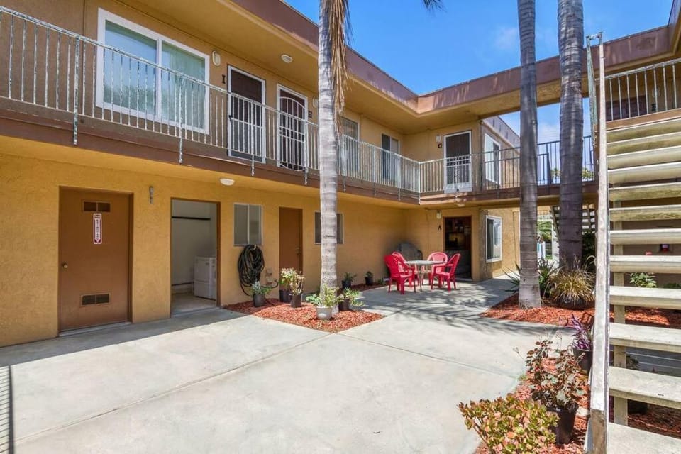 Hottest Neighborhood Walk to Beach House in Oceanside