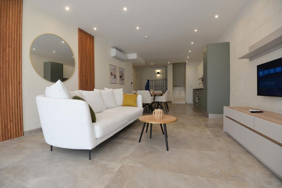 TV and multimedia, Living room, Seating area