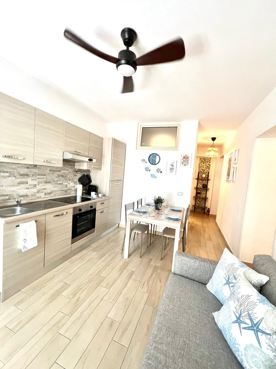 Kitchen or kitchenette, Living room, Dining area