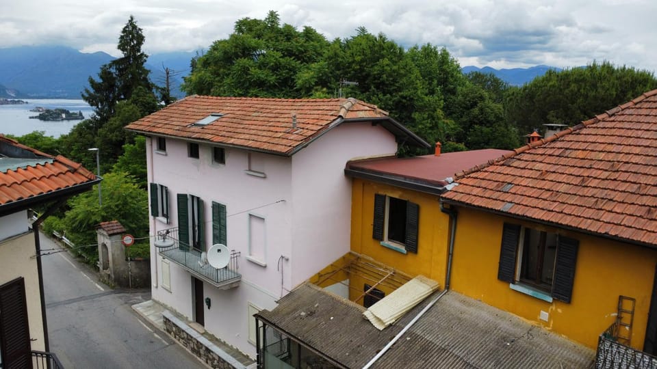 Property building, Day, Mountain view, Street view