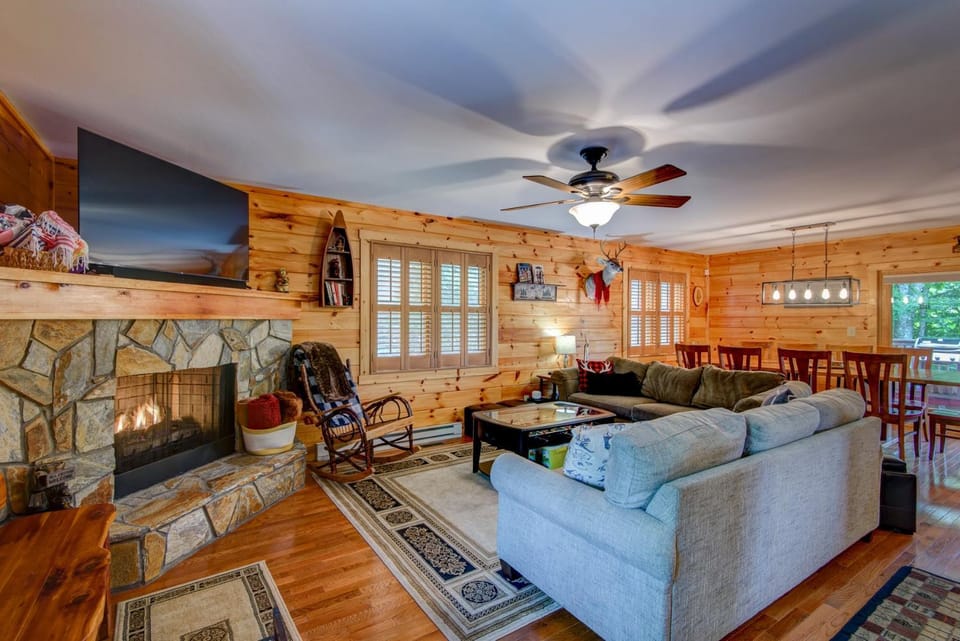 Dogwood Den House in Beech Mountain
