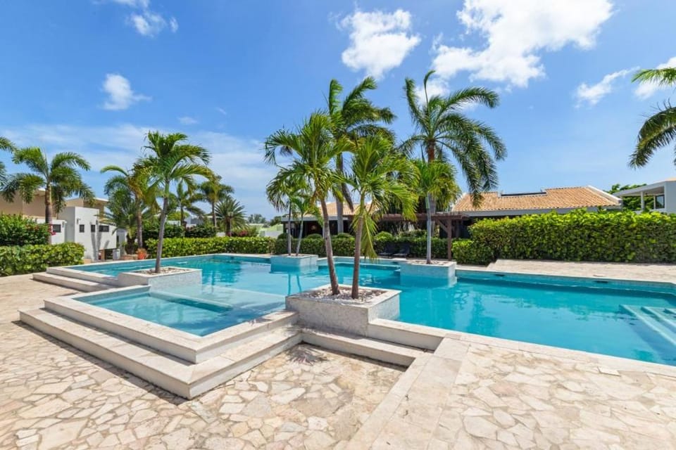 Villa The Garden Breeze, Blue Bay Golf & Beach Resort House in Sint Michiel