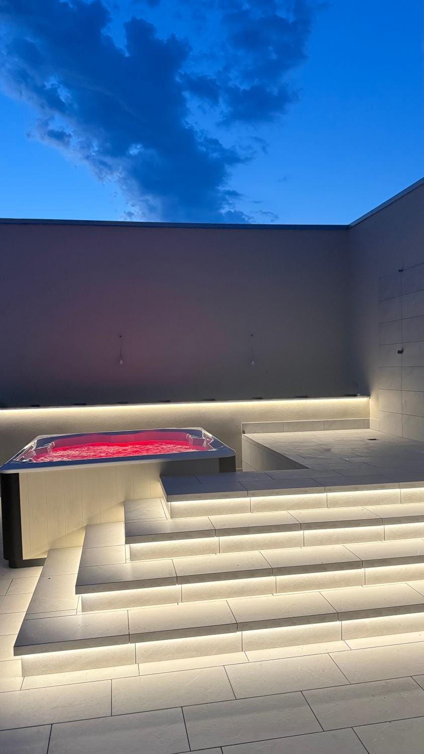 Hot Tub, Hot Tub