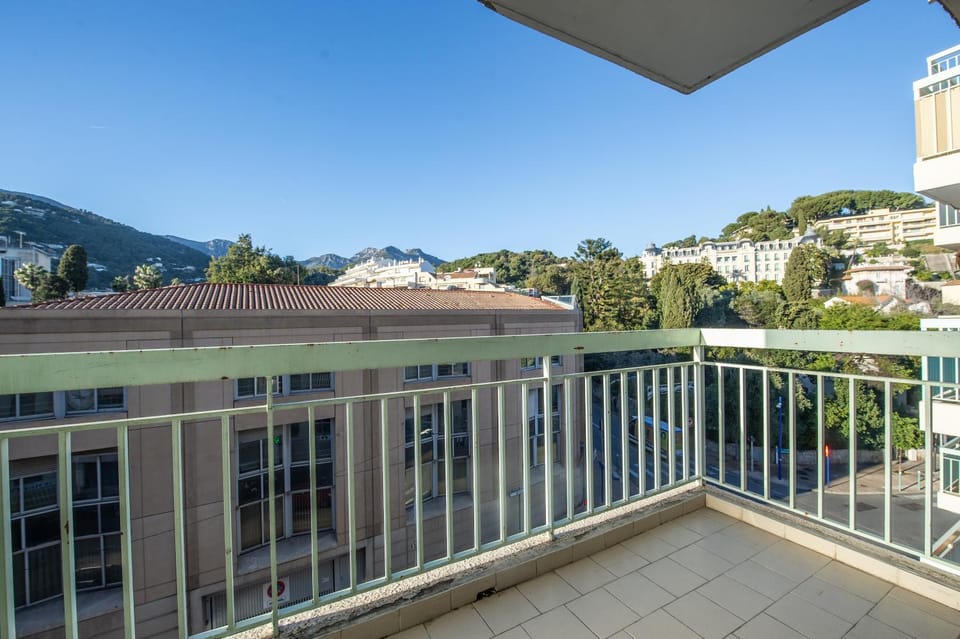 Menton - Appartement 4 personnes Apartment in Roquebrune-Cap-Martin