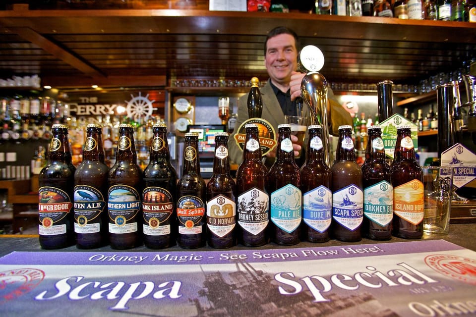 Staff, Property logo or sign, Lounge or bar, On site, Drinks, Alcoholic drinks, Non alcoholic drinks, Certificate/Award, Family