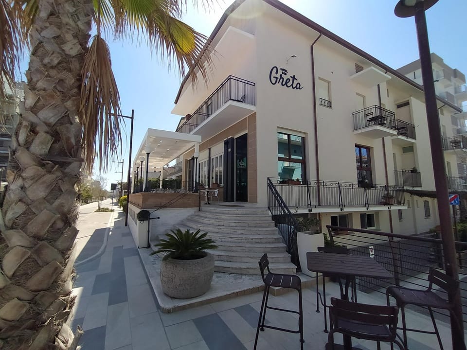 Property building, Balcony/Terrace