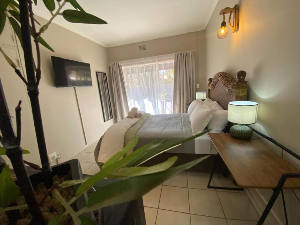 Slaapnet Guesthouse Long Stay Accommodation Wilkoppies Bed and Breakfast in North West, South Africa