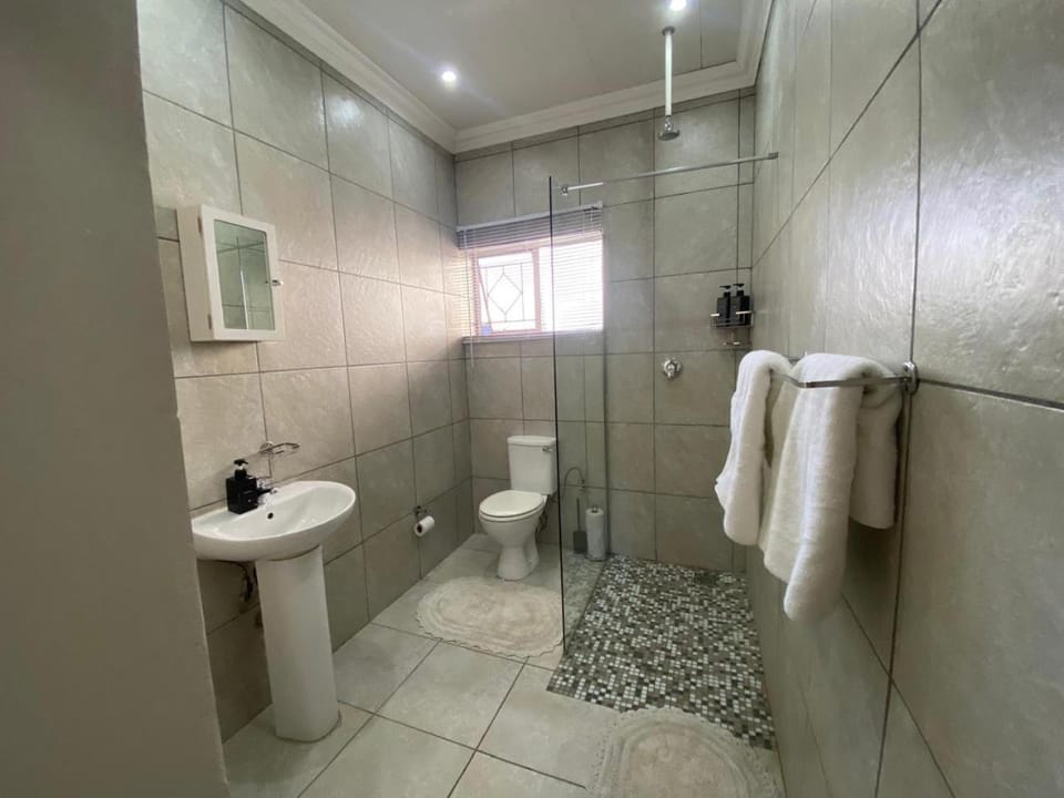 Slaapnet Guesthouse Long Stay Accommodation Wilkoppies Bed and Breakfast in North West, South Africa