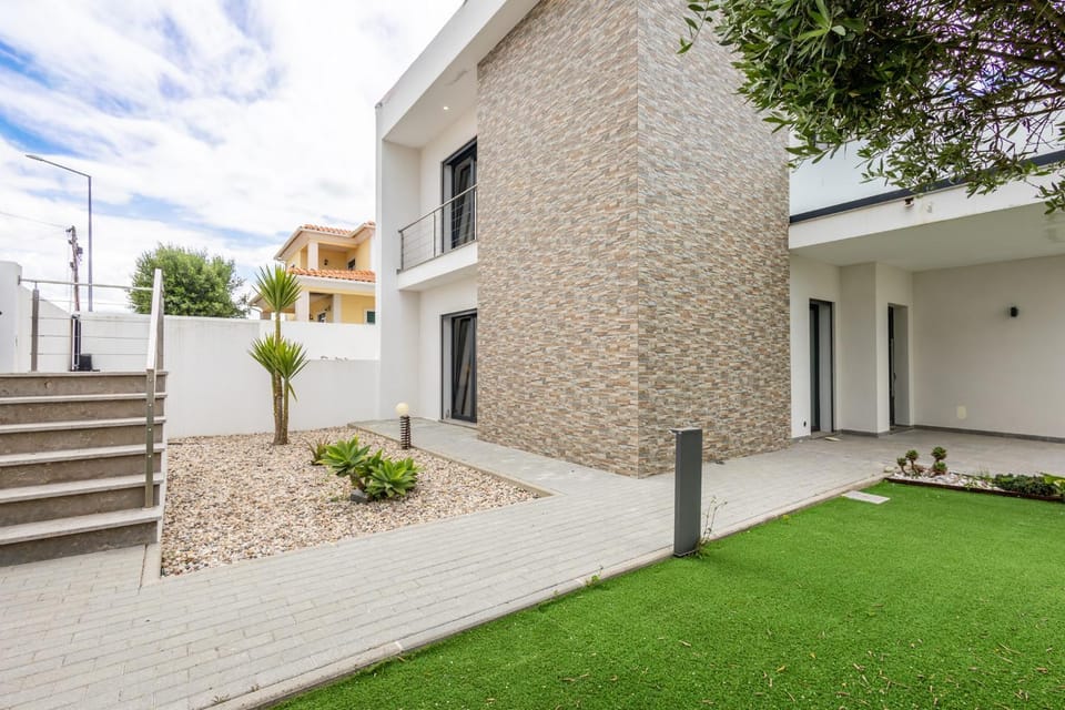 Property building, Facade/entrance, Off site
