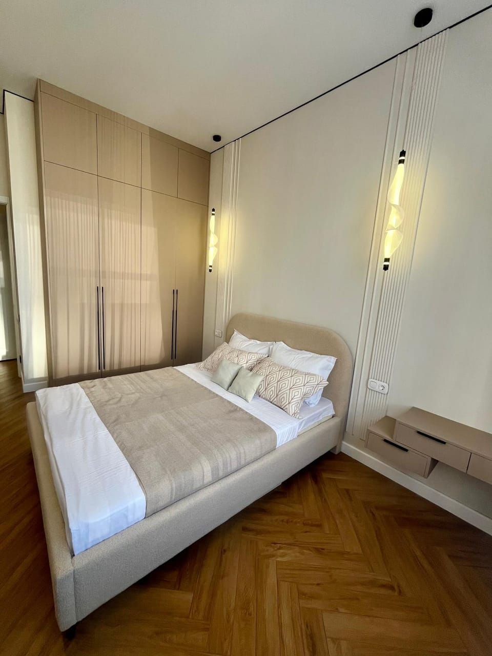 Bedroom, wardrobe