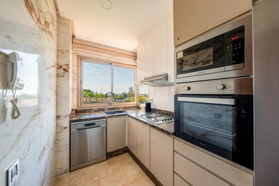 Elegant 2BR Pool & Garden View, Golf & Parking Apartment in Marrakesh