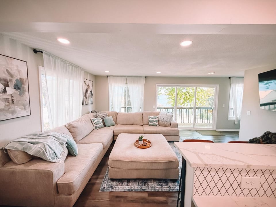 TV and multimedia, Living room, Photo of the whole room, Lake view, Lake view