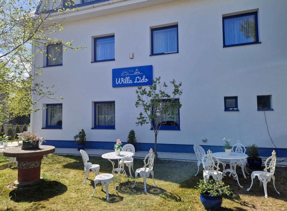 Property building, Garden, Seating area