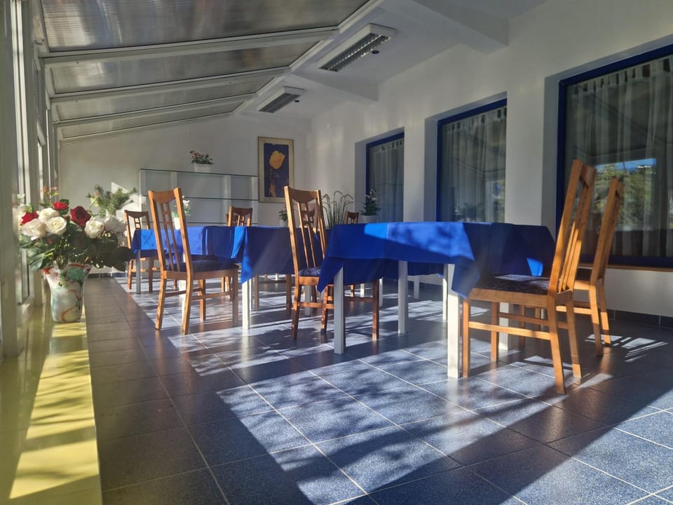 Communal lounge/ TV room, Activities, Dining area