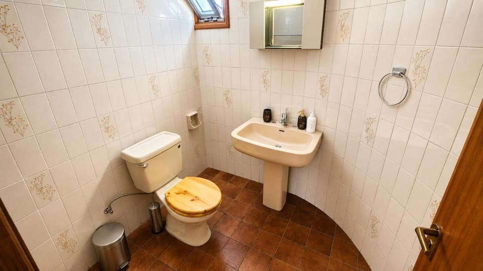 Spacious 3BR House Near Paphos Harbour House in Paphos