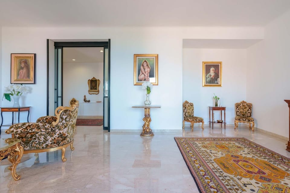 Living room, Lounge or bar