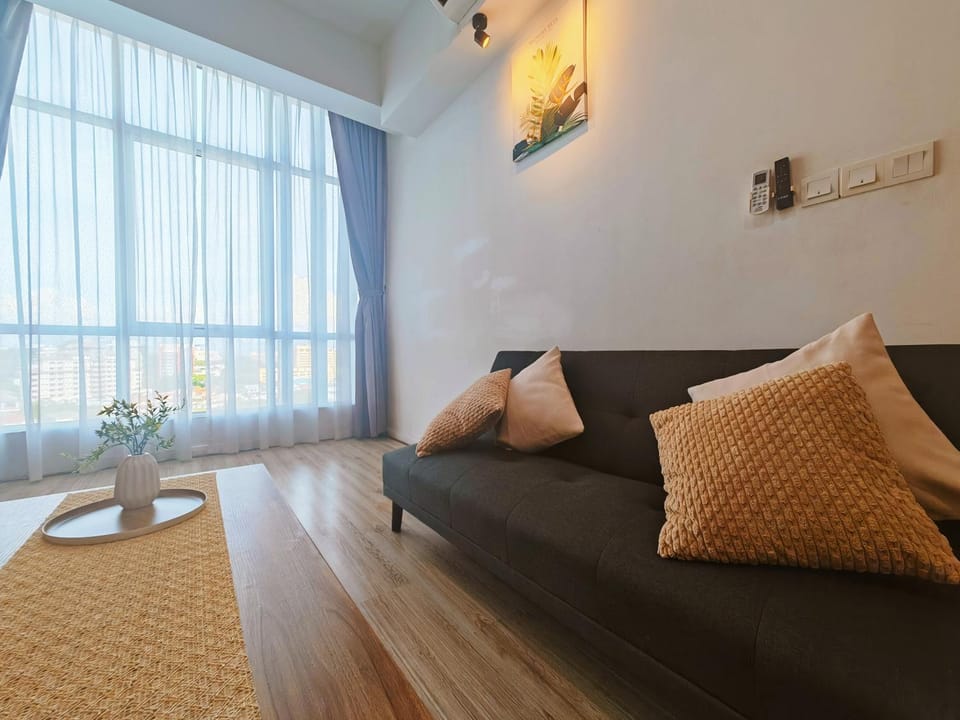 Sutera Avenue - Sunset View Rooftop Infinity Pool Infini Stay Apartment in Kota Kinabalu
