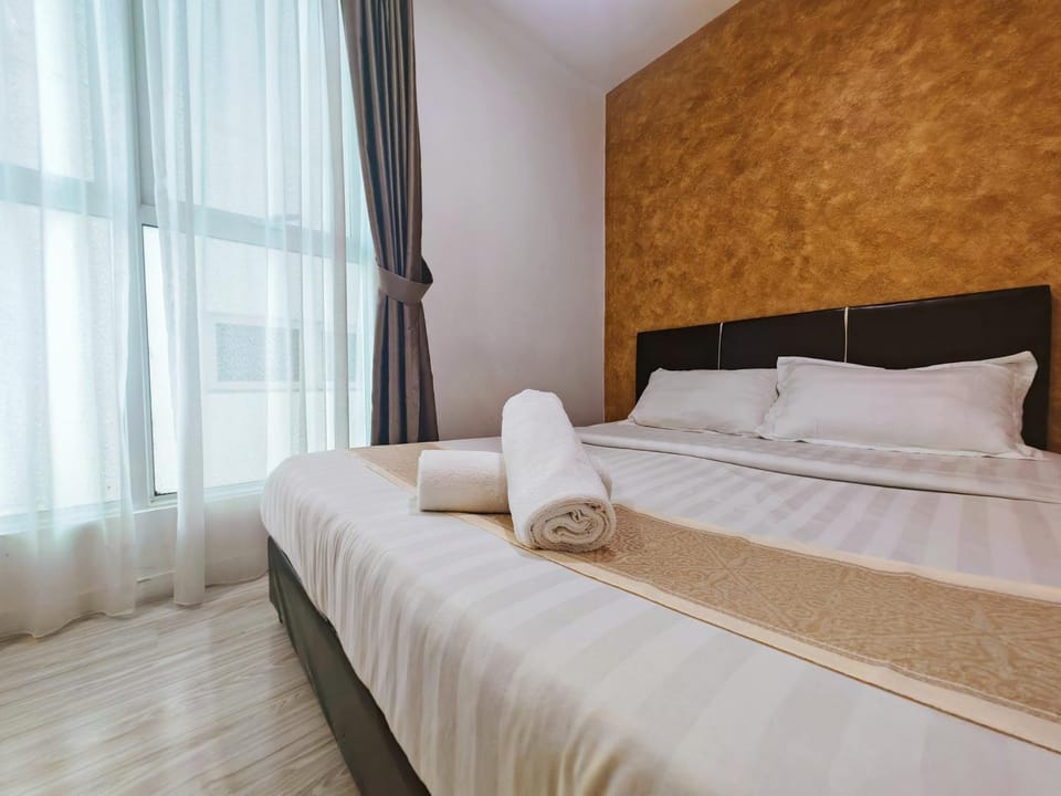 Sutera Avenue - Sunset View Rooftop Infinity Pool Infini Stay Apartment in Kota Kinabalu
