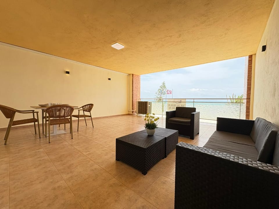 Balcony/Terrace, Dining area