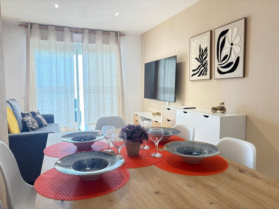 Living room, Dining area, air conditioner