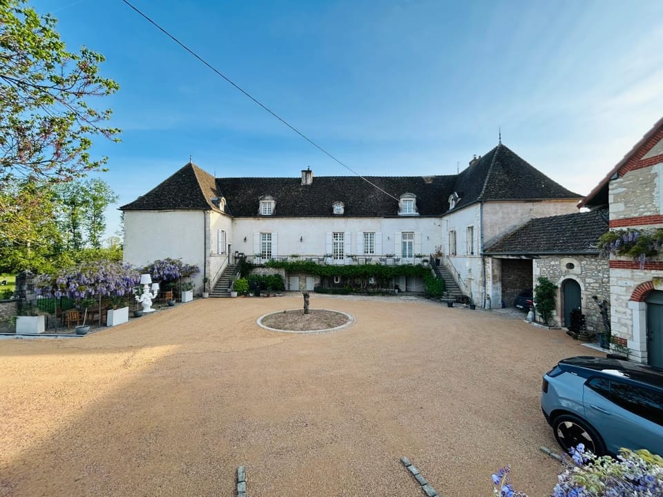 Facade/entrance, Balcony/Terrace, Garden view, Parking