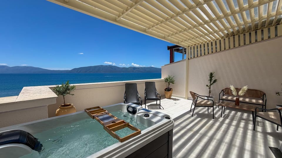 Hot Tub, Balcony/Terrace, Sea view