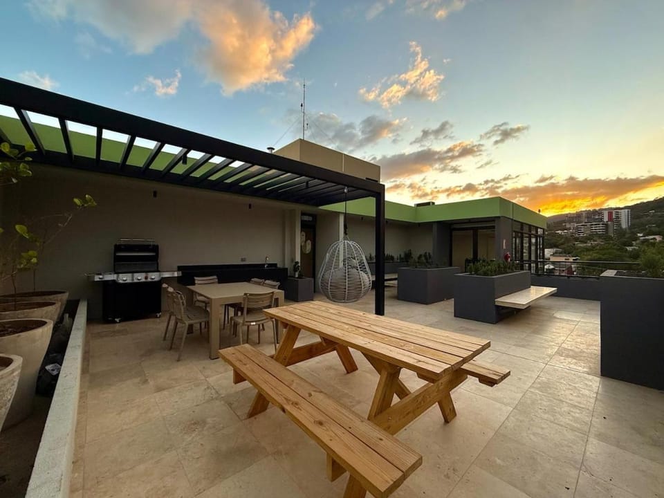BBQ facilities, Seating area