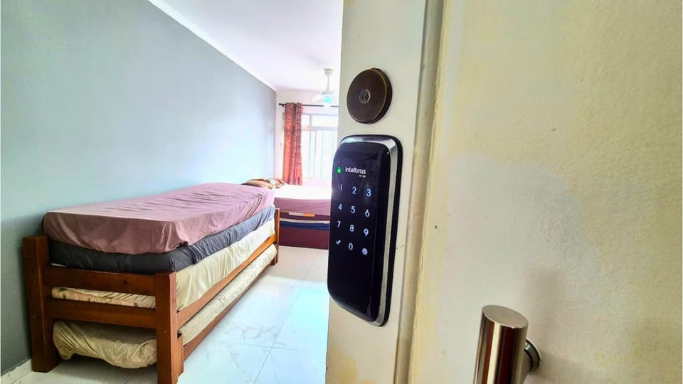 Facade/entrance, Bed, Photo of the whole room, Bedroom